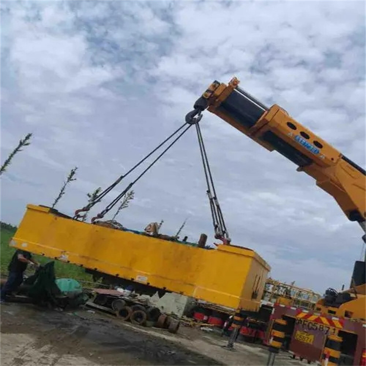 美兰随车吊吊集装箱怎么吊